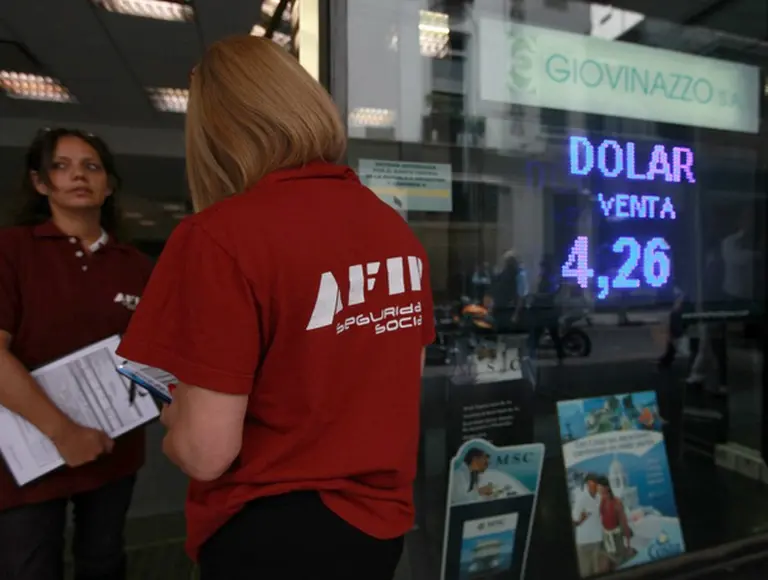 ¿La AFIP puede decir cuántos dólares está habilitado a comprar el ahorrista?