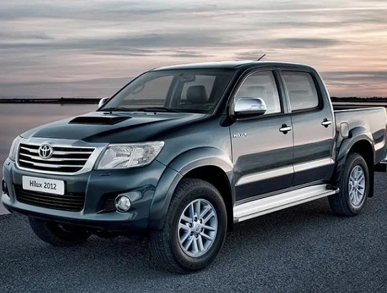 Toyota presentó la nueva Hilux y se adelanta a un mercado que será más competitivo en 2012