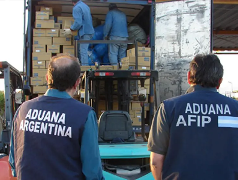 Empleados de la Aduana anuncian un paro por 3 dí­as
