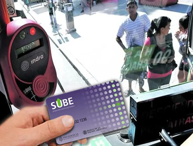 Los niños mayores de tres años deberán tener su propia tarjeta SUBE