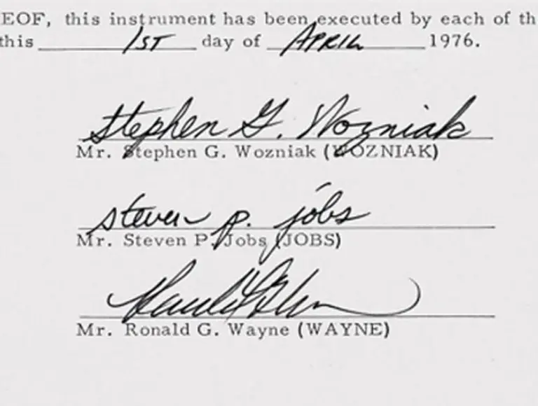 Subastan el contrato de creación de Apple por casi u$s1,6 M  en Nueva York