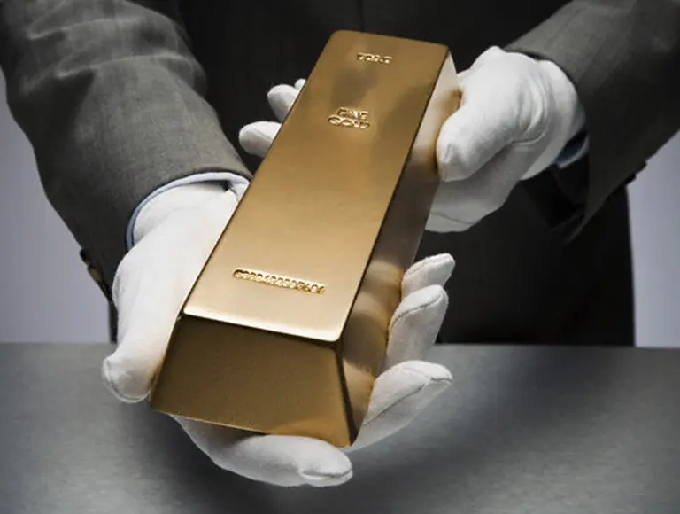 Minera canadiense apura la adquisición de otra productora de oro y plata en la Argentina