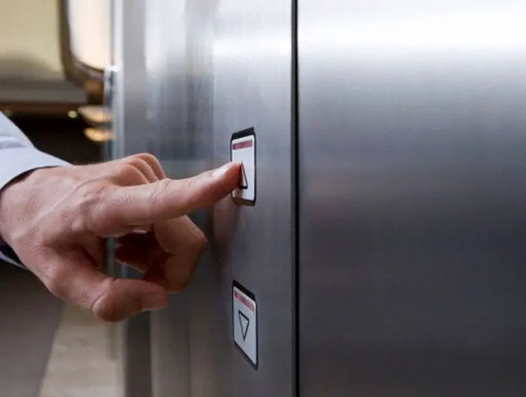 Las empresas que fabrican ascensores, muy complicadas por trabas a la importación