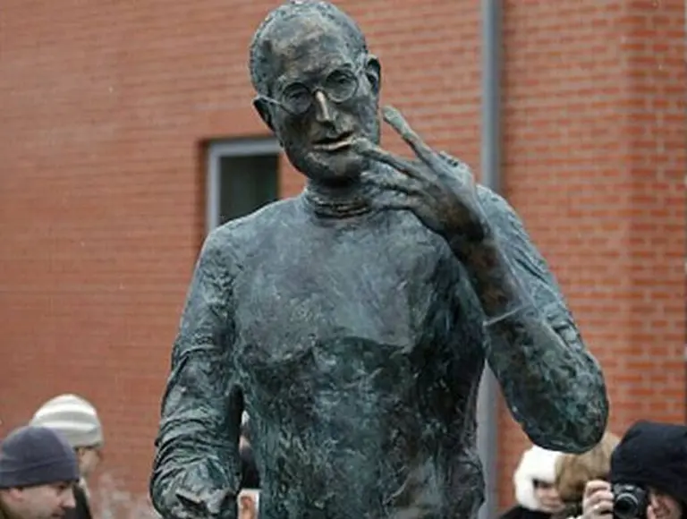 Steve Jobs ya tiene su estatua en Hungrí­a