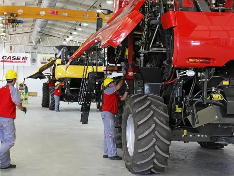 La empresa Apache anunció que fabricará un tractor con más de un 50% de partes nacionales