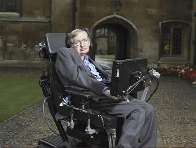 Stephen Hawking busca un asistente para no quedarse sin "voz"
