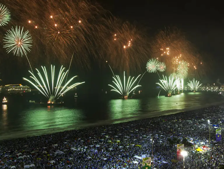 La fiesta de Año Nuevo en Rí­o de Janeiro fue la mayor del mundo pese a la lluvia
