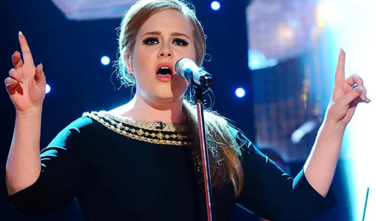 Adele fue la elegida para ponerle la voz a la nueva pelí­cula de James Bond