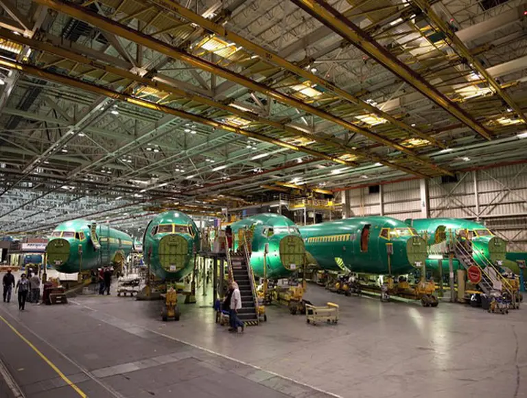 Boeing cerrará su fábrica en Kansas y despedirá a 2.160 empleados