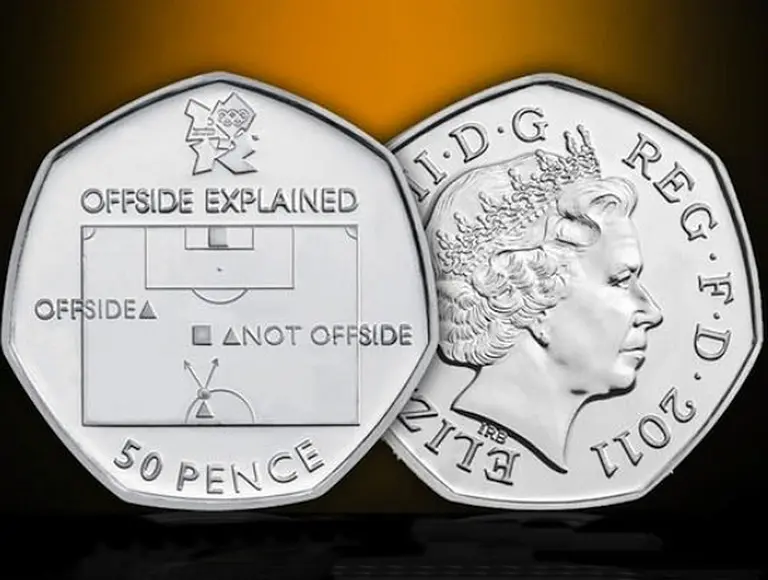 La regla del offside, explicada en una moneda