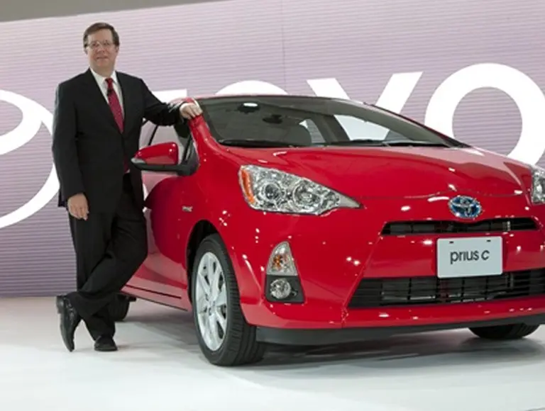 Toyota lanzó el Prius c, un auto pensado para jóvenes de ciudad