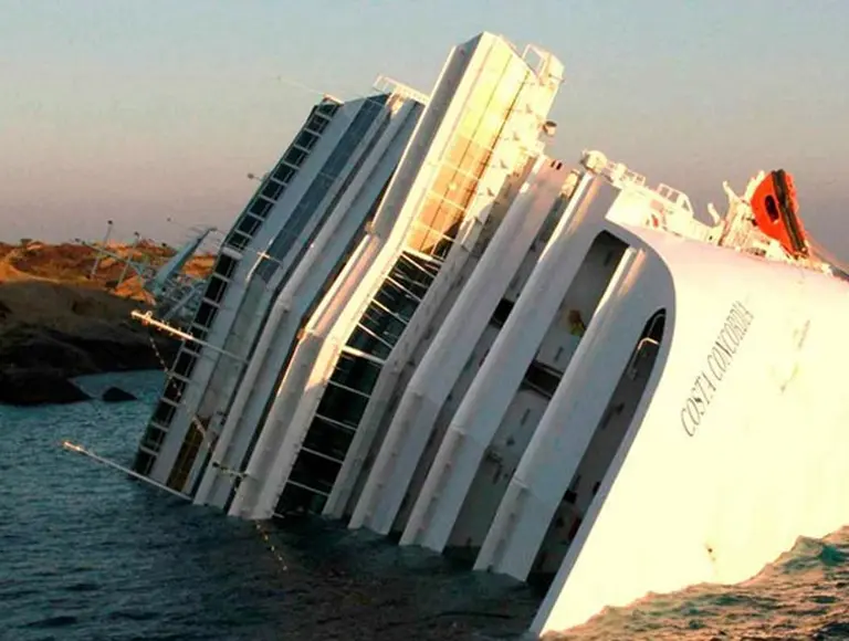 Como consecuencia del choque, la acción de Costa Cruceros cae un 18 por ciento