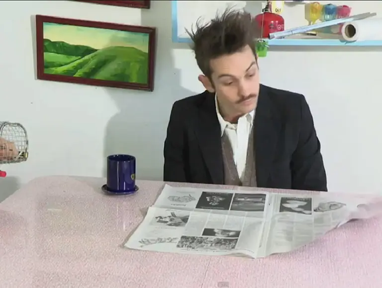 The Page Turner, un ingenioso sistema para dar vuelta la hoja del diario sin usar las manos