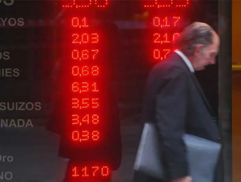 Se realizó 1,6 millón de pedidos de compra de dólarse en 2012