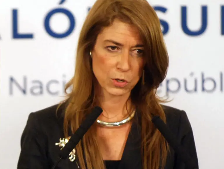 Giorgi salió a responderle a Macri y aseguró que "YPF es clave para el futuro industrial del paí­s"