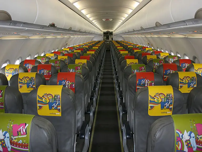 Vueling despega gracias a la caí­da de Spanair y suma más de un 40%