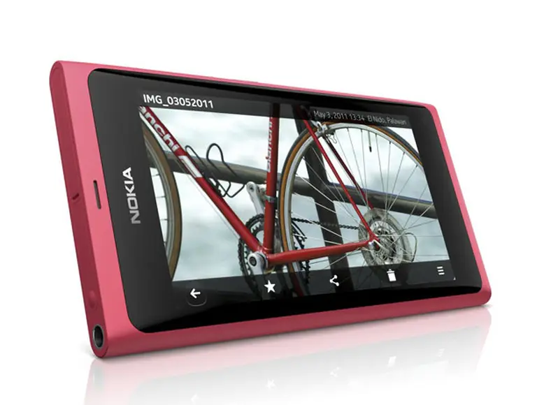 Nokia y Claro presentan celulares color magenta