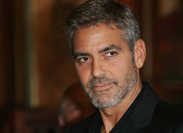 La persona detrás de la cara bonita: Clooney confesó que se siente solo y bebe demasiado