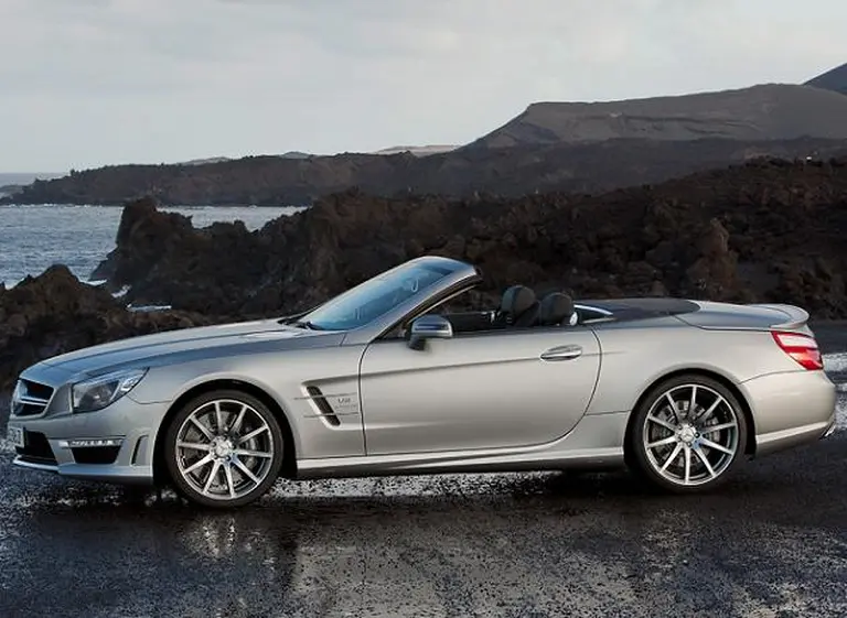 Mercedes Benz muestra sin "tapujos" el nuevo descapotable SL63