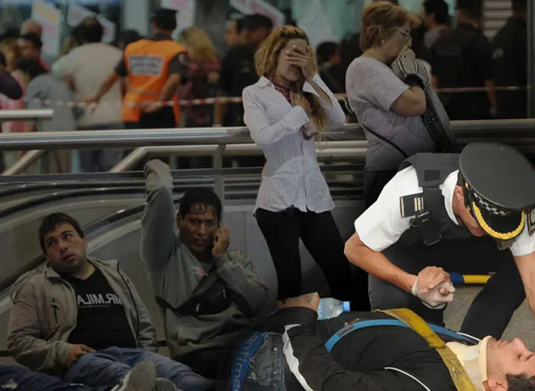 ¿Quién debe hacerse cargo de los daños por accidentes en transportes públicos?