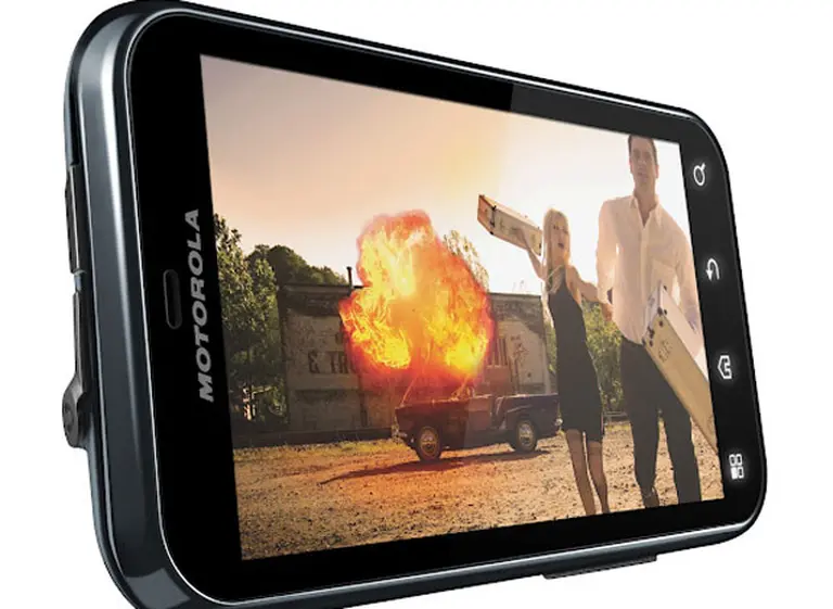 Llega a la Argentina una nueva versión del celular "a prueba de todo"