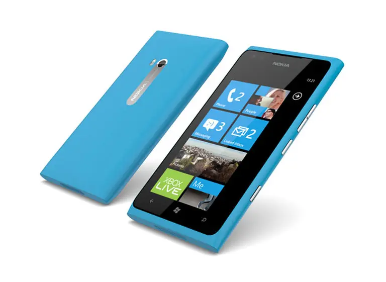 Nokia reduce a la mitad el precio del Lumia 900 en Estados Unidos