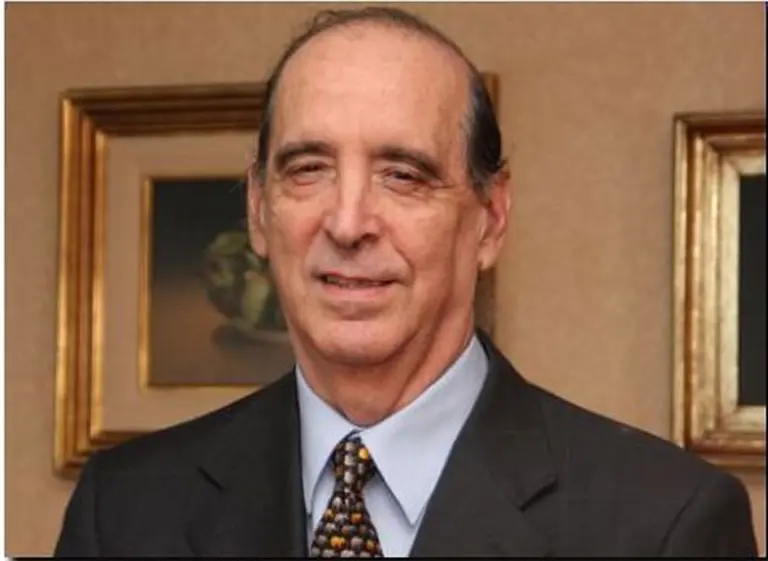 Arriazu: cuanto más dinero consiga el Gobierno afuera, "menor será el ajuste"