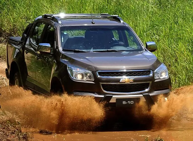 Chevrolet suma una versión intermedia a la nueva S10