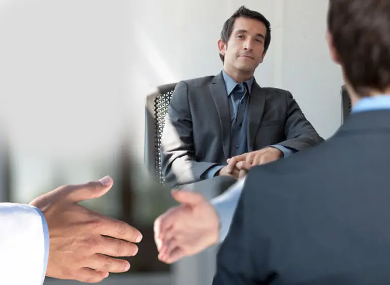 Siete preguntas que usted debe hacerse antes de aceptar una oferta laboral