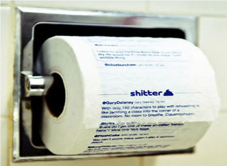 Insólito: una empresa ofrece imprimir los tweets del cliente en rollos de papel higiénico