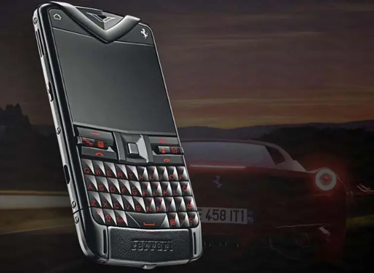Ferrari lanzó un nuevo teléfono móvil de lujo