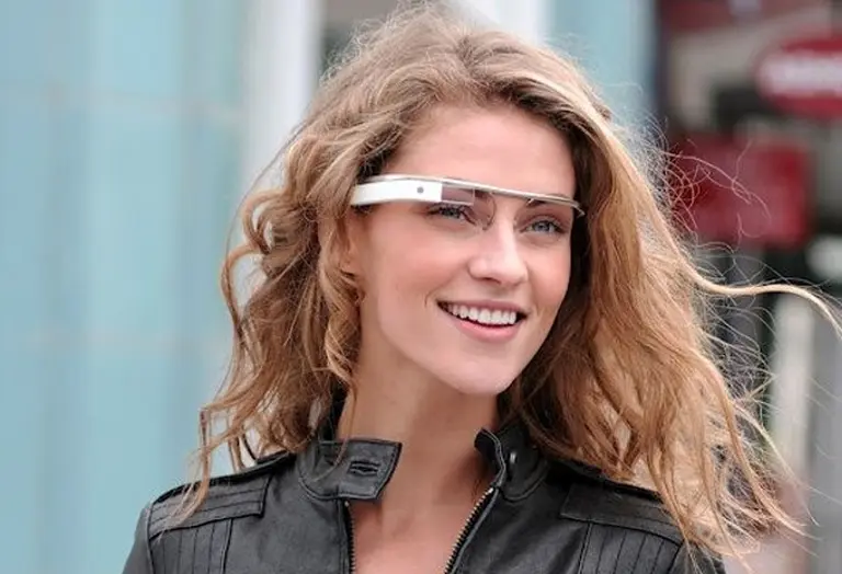 Así­ son las futuristas "gafas de realidad aumentada" que está desarrollando Google