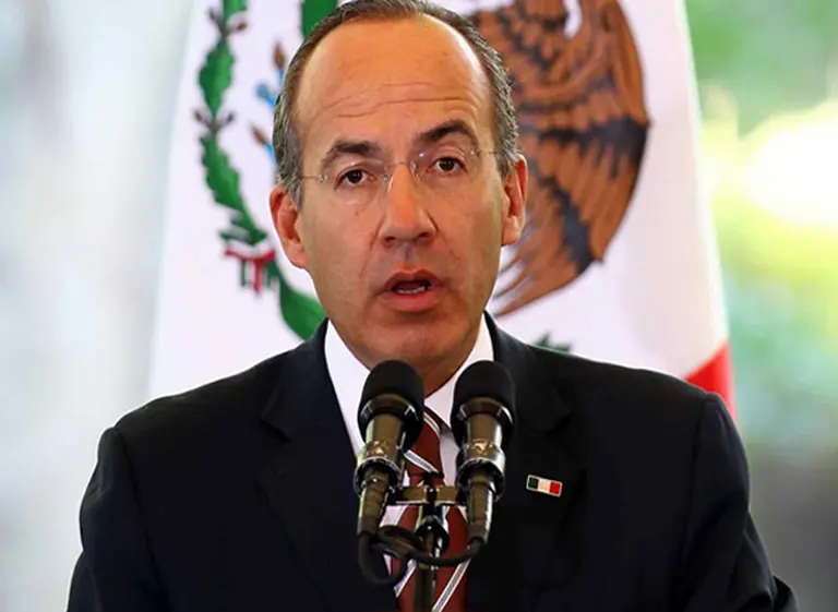 A pesar de las crí­ticas, Harvard confirmó que le dará una beca a Felipe Calderón