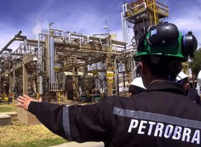 Pampa Energí­a se reunió con diputados en Brasil y dio detalles de la compra de activos de Petrobras