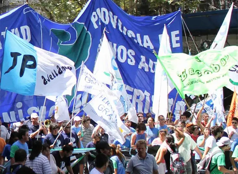 El kirchnerismo celebrará la estatización de YPF con un show de gobernadores y artistas