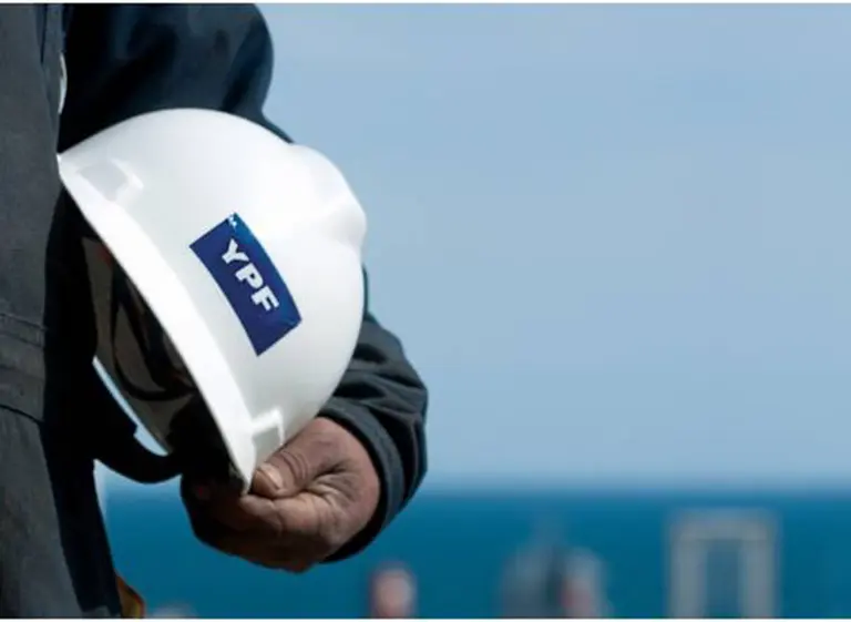 Neuquén devuelve a YPF cuatro áreas petroleras que le quitó a Repsol