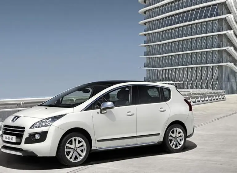 Peugeot presentó nuevas versiones para ampliar la lí­nea del 3008