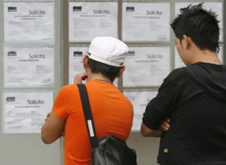 La demanda laboral cayó en diciembre 30% anual, según la Universidad Di Tella