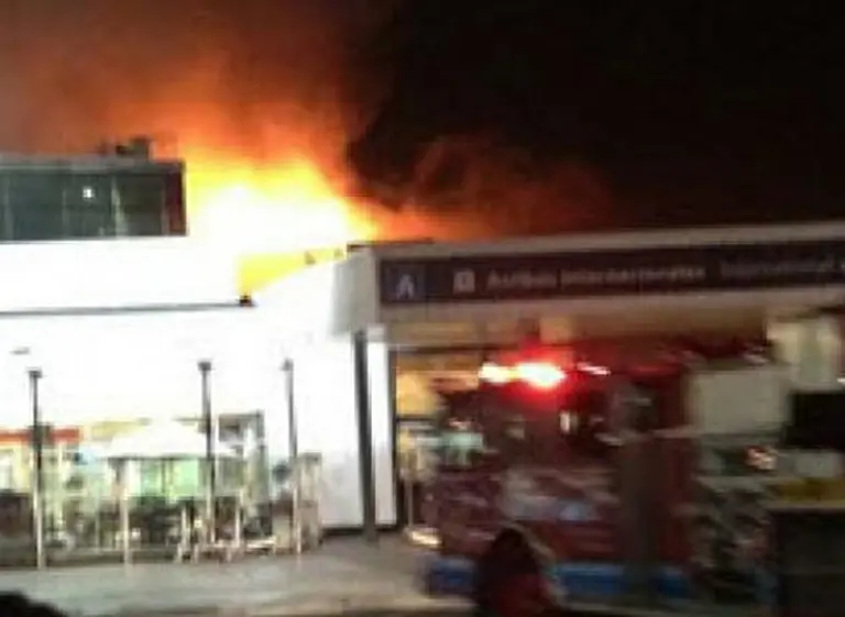 Se produjo un incendio en una terminal de Ezeiza