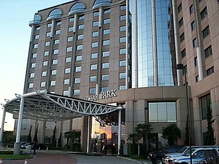 Accor compra Caesar Park Buenos Aires y otros 28 hoteles por u$s275 millones