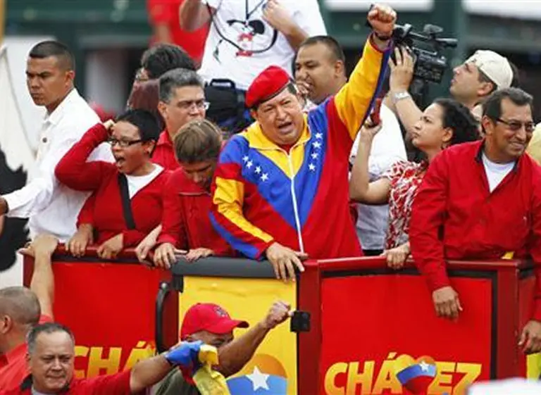 Chávez admitió que, por su cáncer, pensó en designar un sucesor y bajarse de la pelea electoral