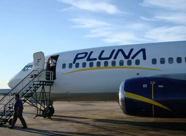Pluna: una empresa española de vuelos charters se quedó con los aviones de la aérea