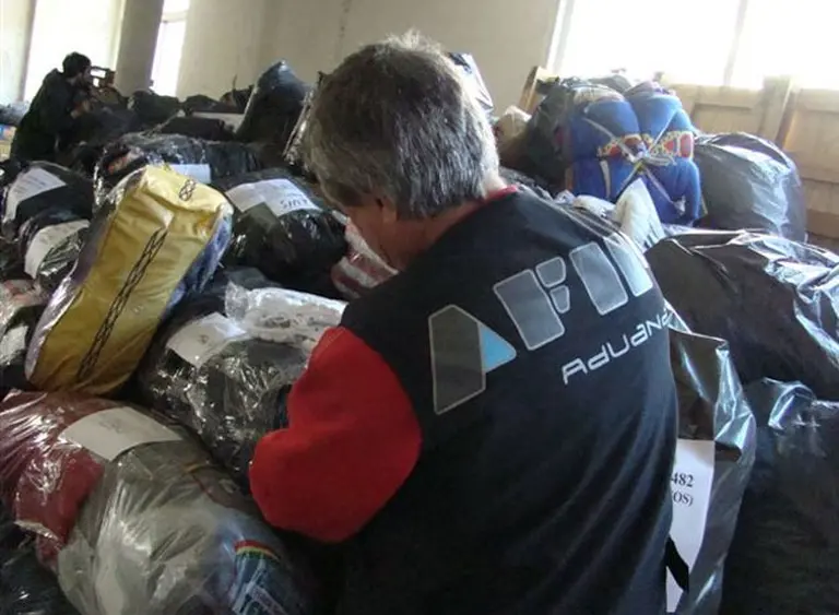 La AFIP interceptó tres colectivos con más de $7 M en mercaderí­a ilegal