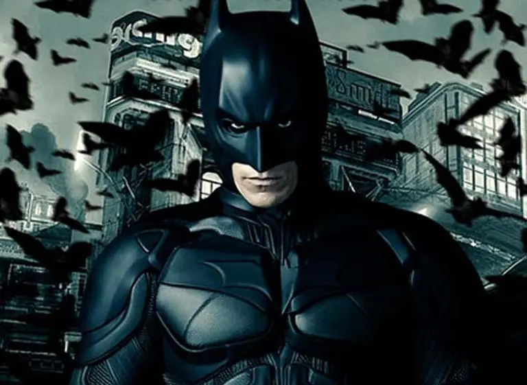 Otra mala noticia para "el caballero de la noche": se incendió un cine en el estreno de Batman