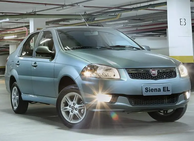 Fiat actualiza el Siena EL con retoques en el exterior y nuevo equipamiento