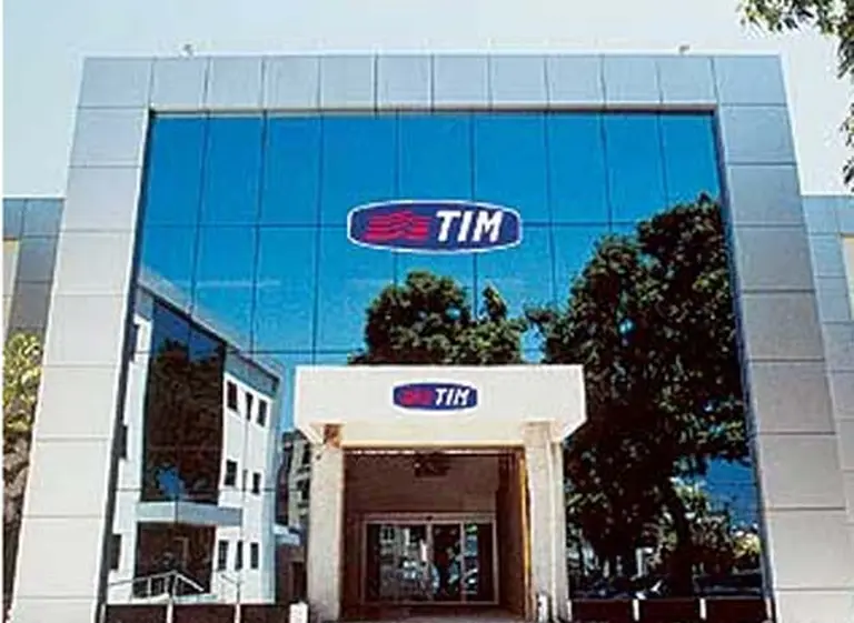 Telecom Italia complica la posible venta de TIM Brasil