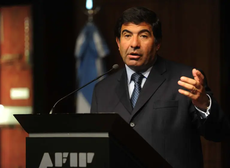 Desde el 2002, la mitad del crecimiento se la llevaron los impuestos