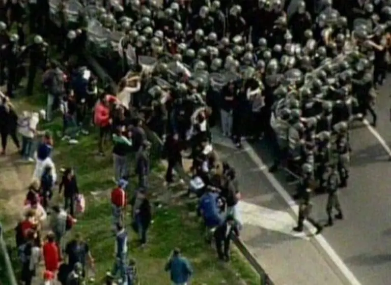 Por cortar la Panamericana, detienen a 60 trabajadores en Campo de Mayo