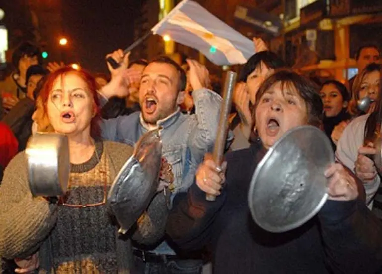 Volvieron los cacerolazos a Capital mientras la Presidenta hablaba en cadena nacional