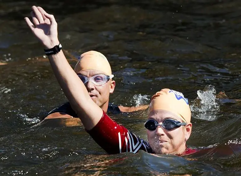 Princesa, deportista y atleta: Máxima participó de una competencia benéfica de nado